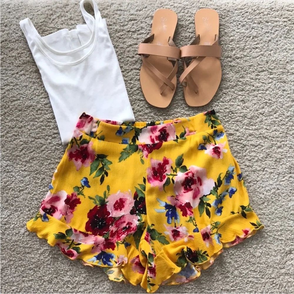 Floral Print Ruffle Hem Shorts - Picture 1 of 5